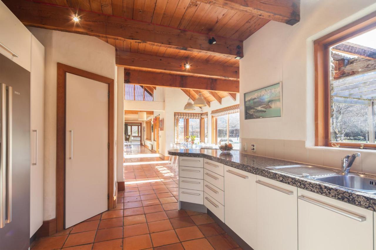 Wharenui Holiday Home By Majordomo Эрроутаун Номер фото